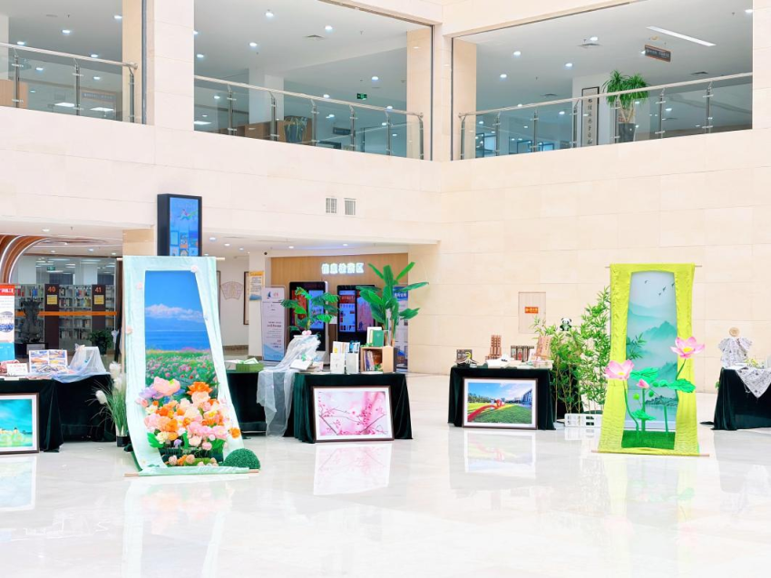 书香润工商，墨韵启新程—图书馆“春生·夏长”主题图书展启幕